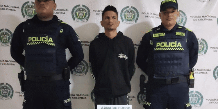 Capturan en Fonseca a hombre con arma de fuego artesanal