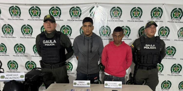 Capturan a dos presuntos miembros de ‘Los Costeños’ cuando exigían pago extorsivo en Caribe Verde, Barranquilla