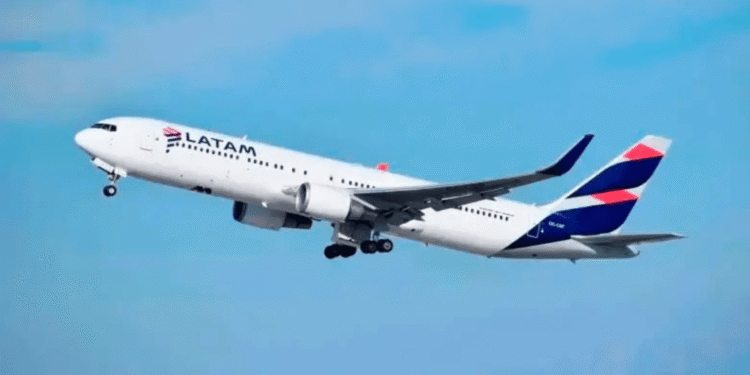 Latam Airlines cancela vuelos entre Bogotá y Caracas por alerta de seguridad emitida por EE. UU.