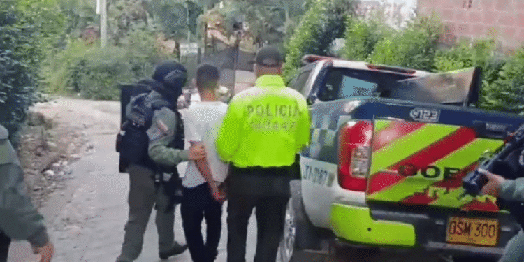 Capturan en Bucaramanga a presunto integrante del Tren de Aragua con drogas, dinero y un arma de fuego