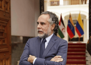 Fiscalía recibe denuncia contra Armando Benedetti por presunta violencia moral hacia la magistrada Cristina Lombana