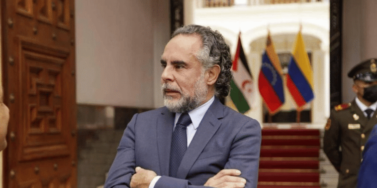 Fiscalía recibe denuncia contra Armando Benedetti por presunta violencia moral hacia la magistrada Cristina Lombana