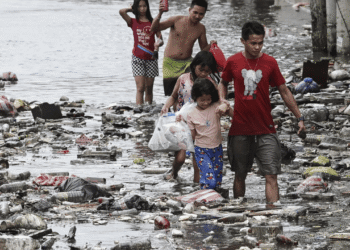 Supertifón Fung-wong deja dos muertos y más de un millón de evacuados en Filipinas