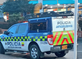 Investigan hallazgo de petardos en tres tiendas Falabella de Bogotá