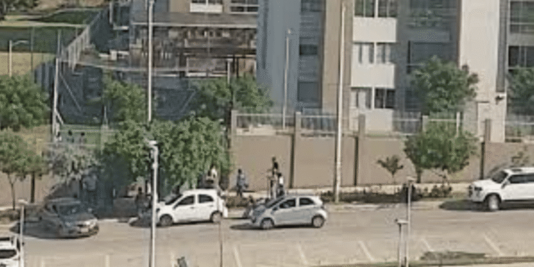 Hombre resulta herido en ataque sicarial frente a conjunto residencial en Ciudad Mallorquín