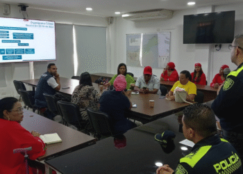 Policía Nacional y sociedad civil fortalecen lazos de confianza en la tercera fase de Diálogos Regionales en La Guajira