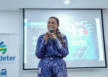 La Guajira es destacada en la Cumbre Nacional de Energías Renovables por su implementación de energía solar en proyectos de agua potable