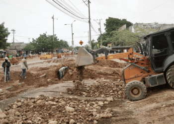 Avanza con éxito la obra de mejoramiento urbanístico en Riohacha: comunidad y transportistas destacan los resultados