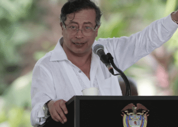 Presidente Petro advierte que, si es necesario, se retomarán los bombardeos contra capos armados