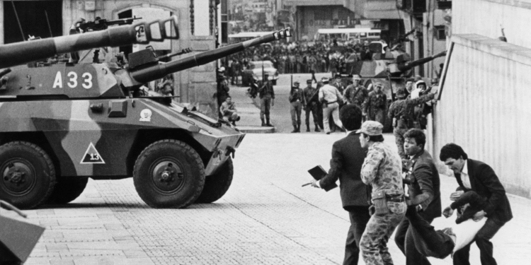 A juicio nueve exmilitares por presuntas torturas durante la retoma del Palacio de Justicia