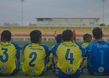Aqualia fortalece el deporte en Riohacha con entrega de uniformes y dotación a más de 90 jóvenes
