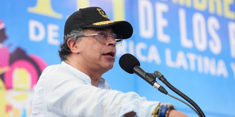 Petro plantea retomar el proyecto de la Gran Colombia ante ataques de EE.UU. en el Caribe