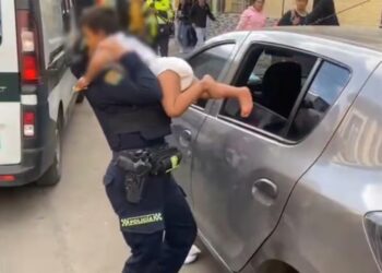 Niño de dos años fue rescatado en Bogotá tras permanecer más de siete horas encerrado en un carro