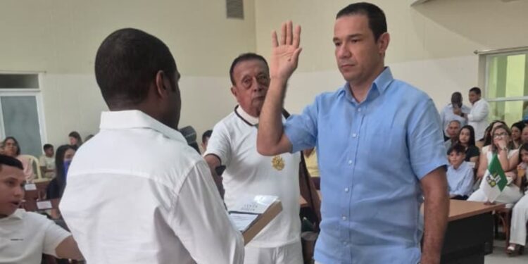 Jorge Eduardo Ariza Ariza asume como nuevo contralor del departamento de La Guajira