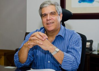 Ramón Dávila Martínez: 40 años de liderazgo y legado empresarial en Gases del Caribe