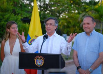 Gobierno fija salario mínimo para 2026 y anuncia ingreso total de 2 millones de pesos con auxilio de transporte