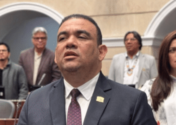 Senador Antonio Correa denuncia red de licencias irregulares en empresas de seguridad privada en Colombia