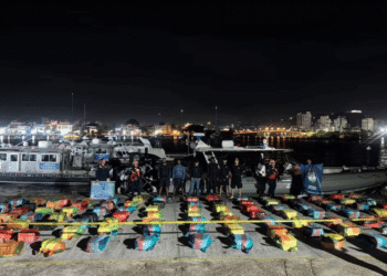 Armada incauta más de 2,6 toneladas de cocaína a 90 millas náuticas de Barranquilla