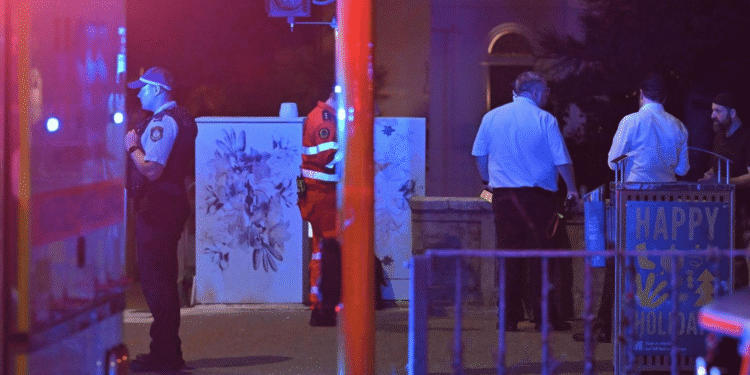 Ataque terrorista durante celebración judía en Australia deja 12 muertos y decenas de heridos