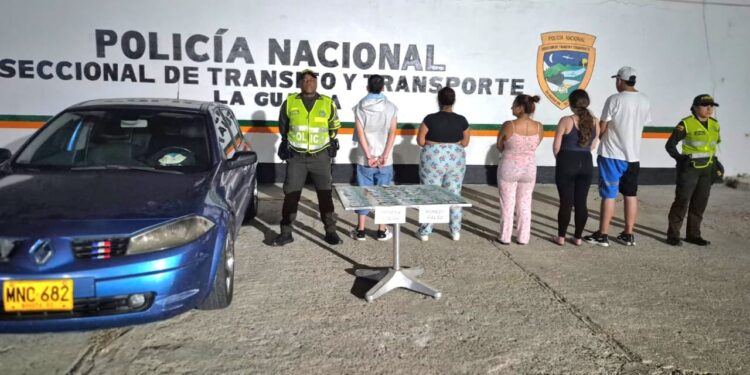 Capturan a cinco personas por tráfico de moneda falsificada en la vía Riohacha – Palomino