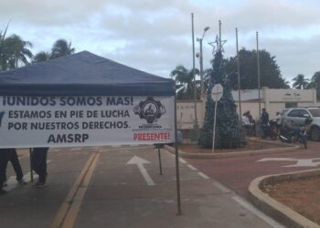 Asociación Metalmecánica bloquea ingreso a Hocol en Riohacha en señal de protesta
