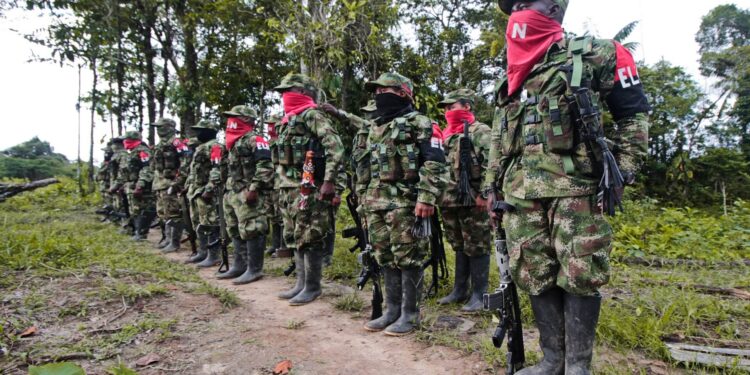 ELN anuncia cese unilateral al fuego por Navidad y Año Nuevo entre el 24 de diciembre y el 3 de enero