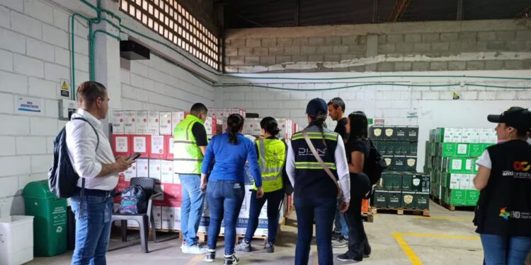 Decomisan más de 3.000 botellas de licor sin estampillas en bodega mayorista de Valledupar