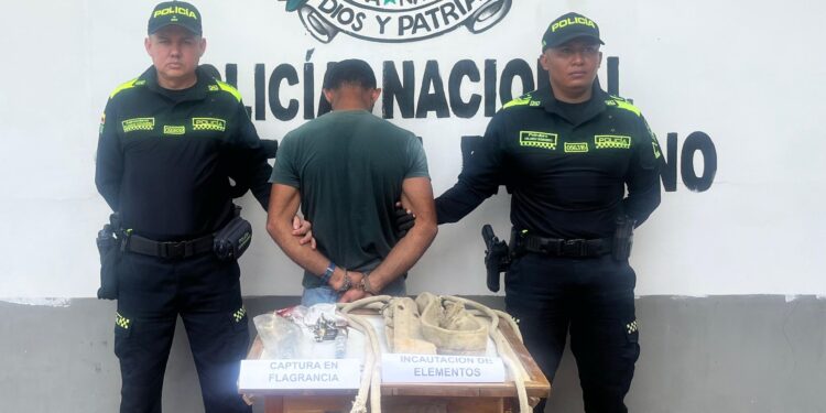 Capturan en Palomino a hombre que realizaba conexiones ilegales a las redes eléctricas