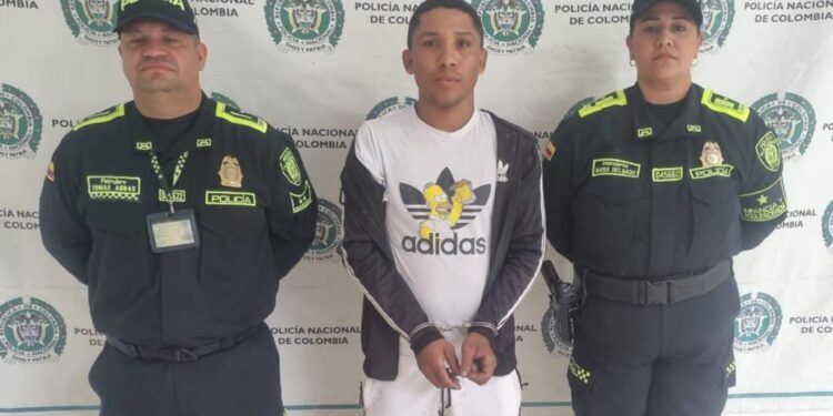 Capturan en Fonseca a joven con orden judicial por acceso carnal violento