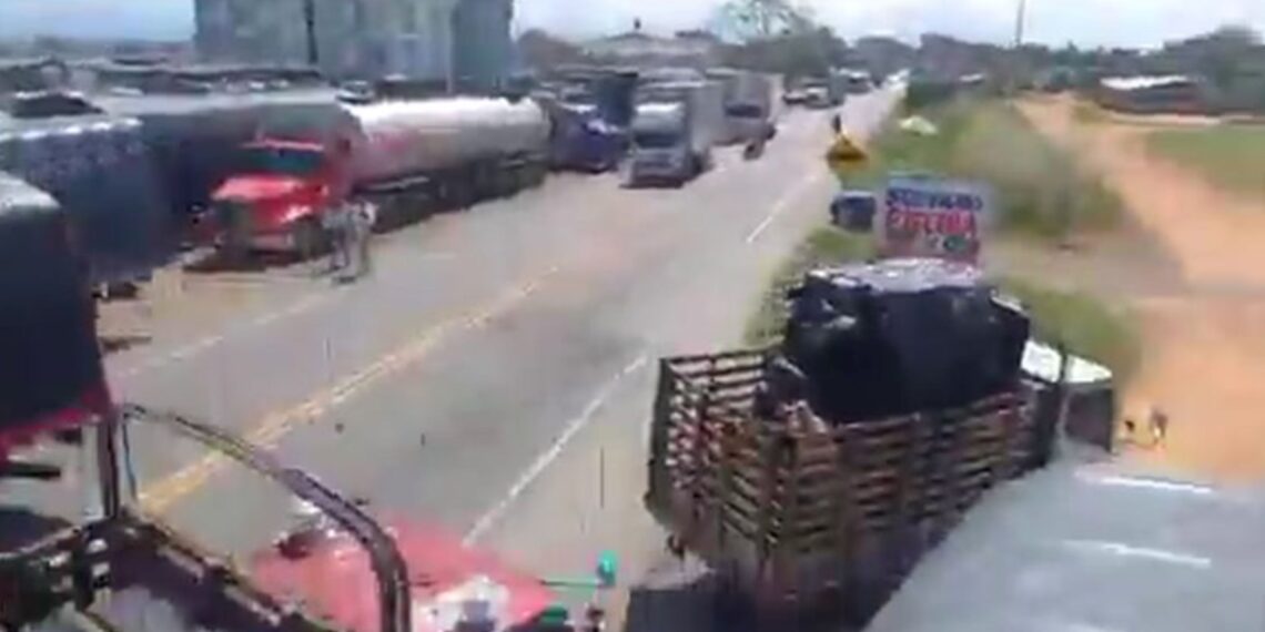 Hallazgo de vehículo con explosivos obligó cierre de la Ruta del Sol en el Cesar