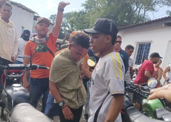 Comunidad retiene a presunto implicado en el homicidio de una niña de 3 años en Mingueo