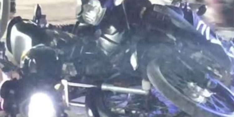 Accidente entre dos motocicletas deja solo daños materiales en la comuna 7 de Riohacha