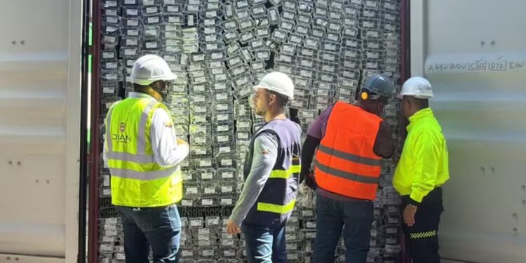 Incautan en el puerto de Barranquilla contrabando de perfiles de aluminio avaluado en $4.700 millones