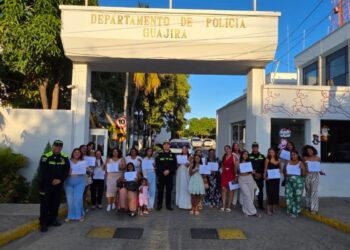 26 mujeres de la comuna 5 de Riohacha se graduaron en tendencias de manicura y pedicura
