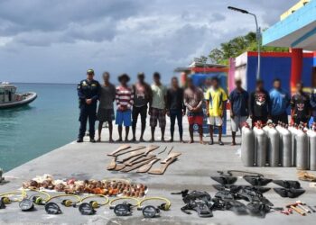 Armada frustra pesca ilegal en San Andrés y rescata a 12 pescadores abandonados en altamar