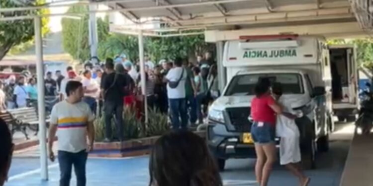 Riña entre dos mujeres alteró el orden público en inmediaciones del Hospital de Villanueva
