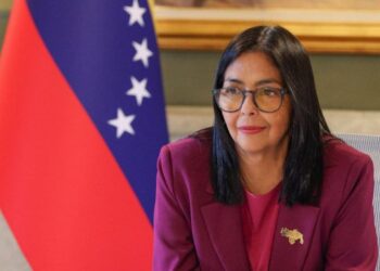 Delcy Rodríguez afirma que ingresos petroleros se destinarán a la salud en Venezuela