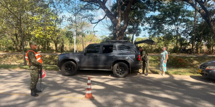 Cerca de mil soldados custodian las principales vías de La Guajira y el Cesar durante puente festivo