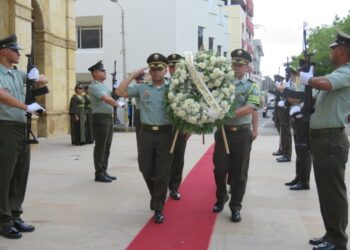 La Guajira conmemora el Día Nacional del Estudiante de Policía en homenaje a los 22 cadetes caídos