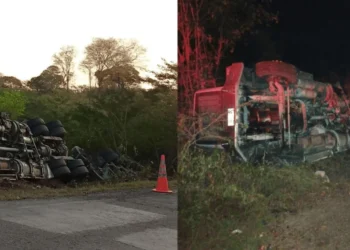 Tractocamión cargado con carbón se volcó en la vía Plato–Pueblo Nuevo