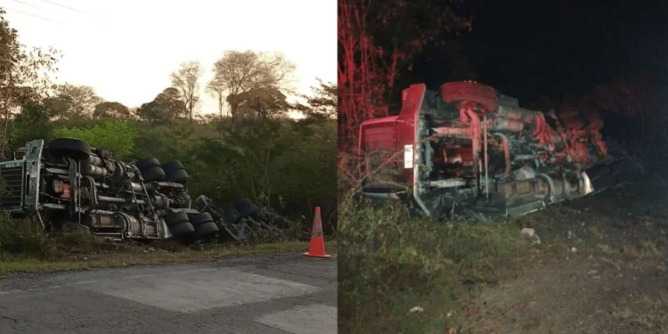Tractocamión cargado con carbón se volcó en la vía Plato–Pueblo Nuevo