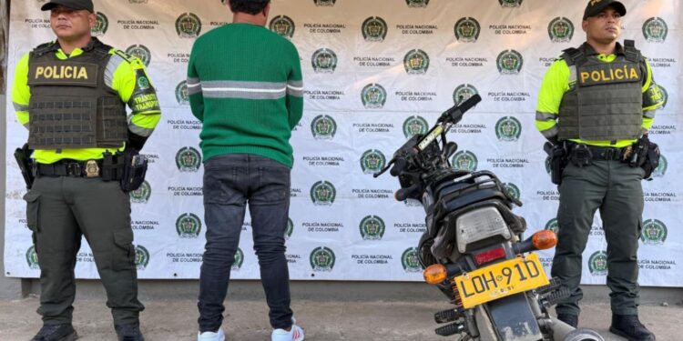 Capturan a un hombre por receptación y recuperan motocicleta hurtada en la vía Río Palomino – Riohacha