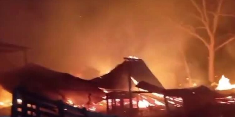 Incendio de gran magnitud en la madrugada de año nuevo deja daños materiales en Valledupar