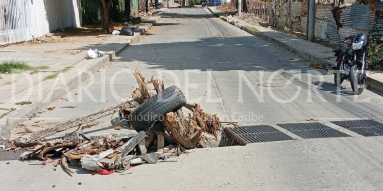 Joven resultó herido tras accidentarse en un hueco de una alcantarilla pluvial en Riohacha
