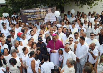 Urumita recibe con honores a Monseñor Jesús Alberto Torres Ariza tras su consagración episcopal