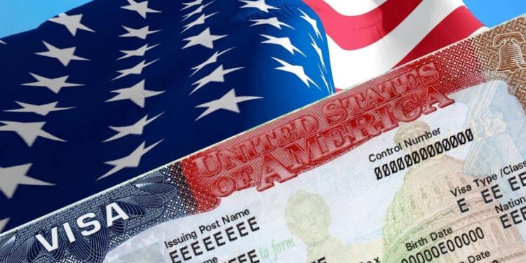 Estados Unidos suspenderá el trámite de visas de inmigrante a 75 países, incluido Colombia