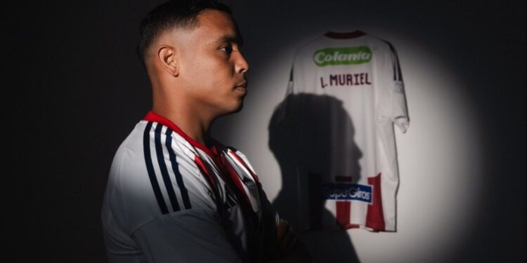 Luis Fernando Muriel es oficialmente jugador del Junior y firma contrato por dos años
