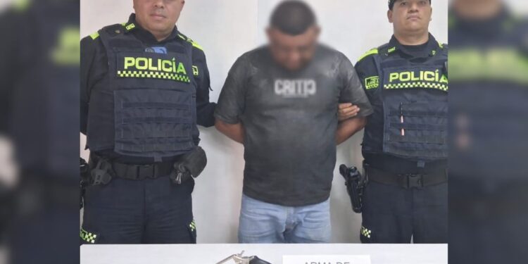 Capturan a sujeto por porte ilegal de arma de fuego en el Distrito de Riohacha