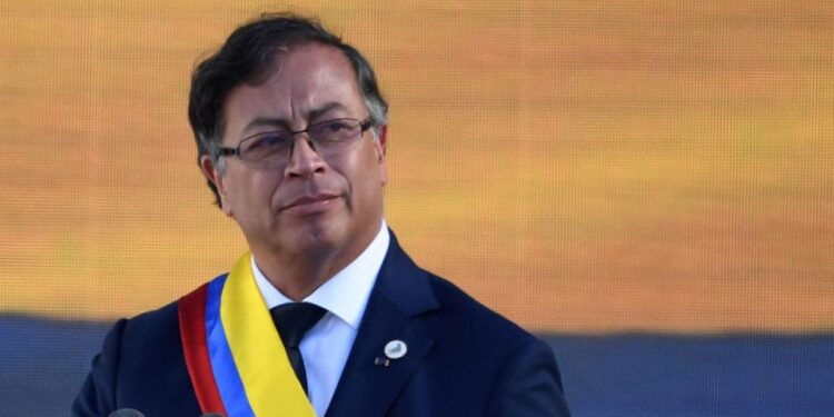 Gobierno colombiano responde a Ecuador con gravamen del 30% y suspensión de exportaciones de energía