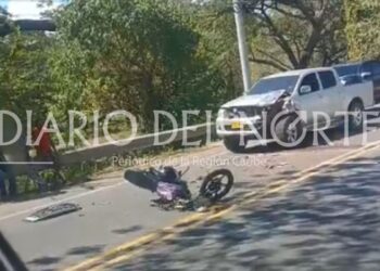 Joven villanuevero resultó herido en un fuerte accidente de tránsito en la vía La Paz – San Diego, Cesar